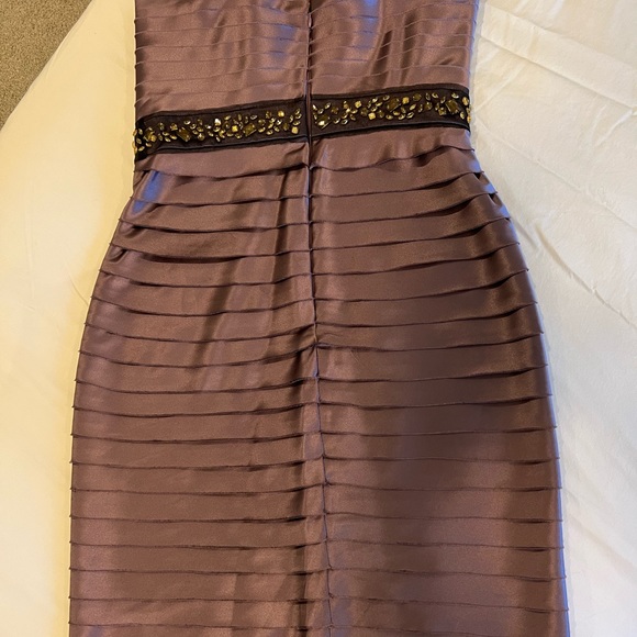 BCBGMAXAZRIA sleeveless silk mini cocktail dress, size US 4 - Picture 3 of 5